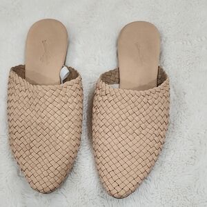 Universal Thread Beige Woven Mules